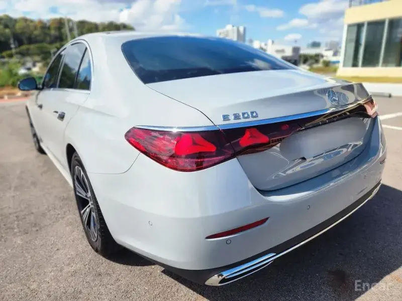2025 Mercedes-Benz E-Класс с пробегом 5 700 км