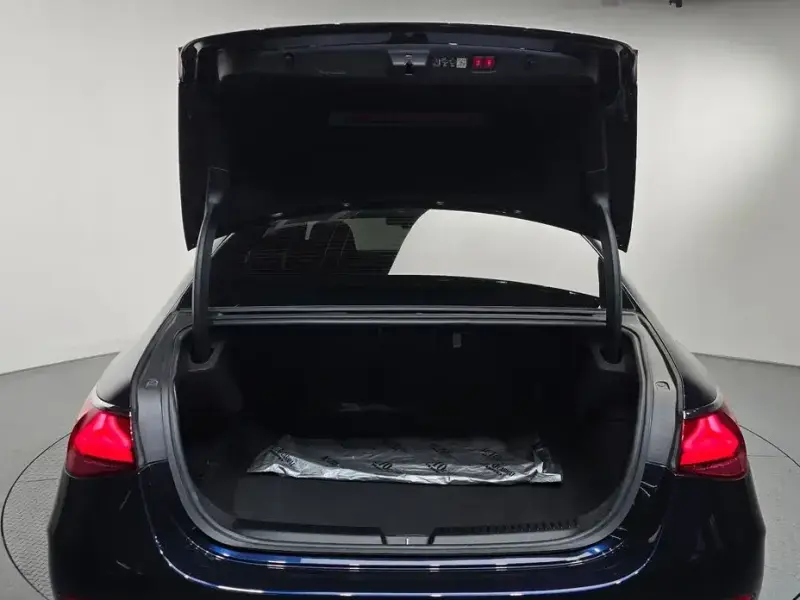 2024 Mercedes-Benz E-Класс с пробегом 33 656 км