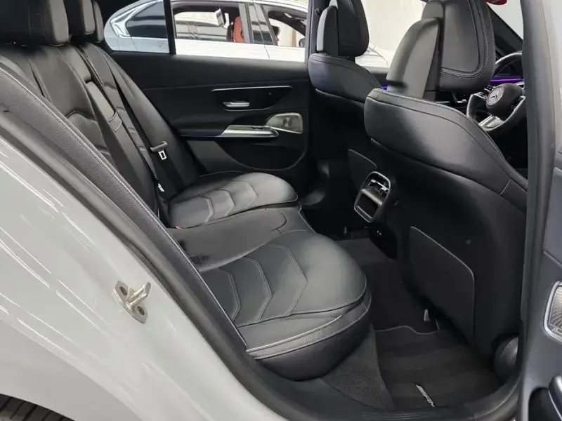 2024 Mercedes-Benz E-Класс с пробегом 35 127 км