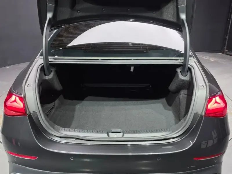 2024 Mercedes-Benz E-Класс с пробегом 30 388 км