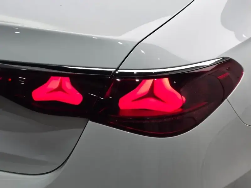 2025 Mercedes-Benz E-Класс с пробегом 14 479 км