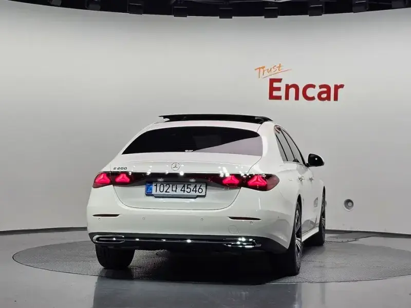 2025 Mercedes-Benz E-Класс с пробегом 4 578 км