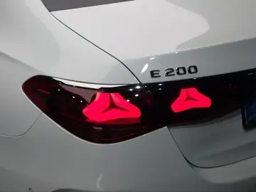 2025 Mercedes-Benz E-Класс с пробегом 9 854 км