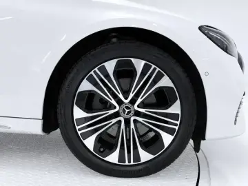 2026 Mercedes-Benz E-Класс с пробегом 7 981 км