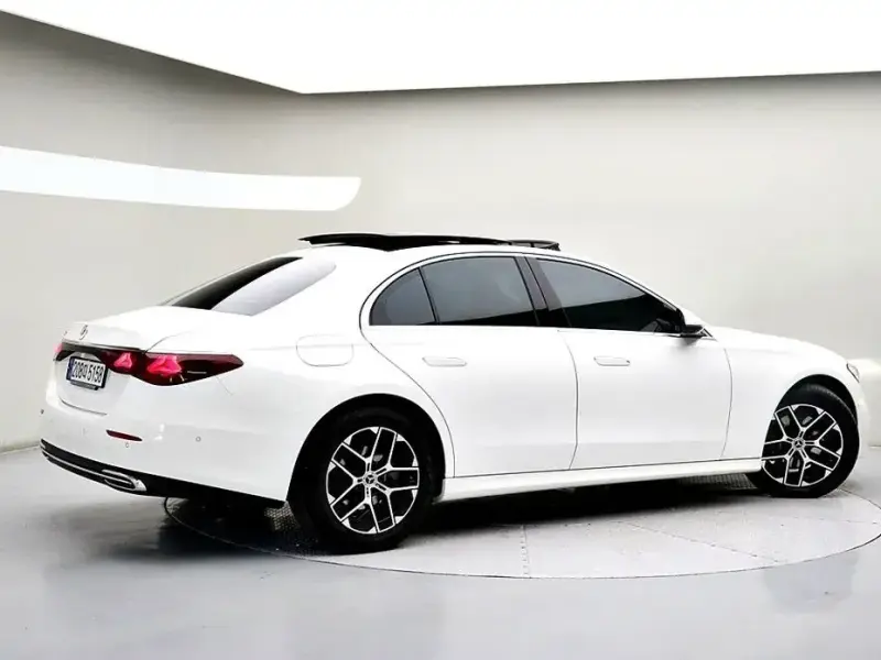 2024 Mercedes-Benz E-Класс с пробегом 13 464 км
