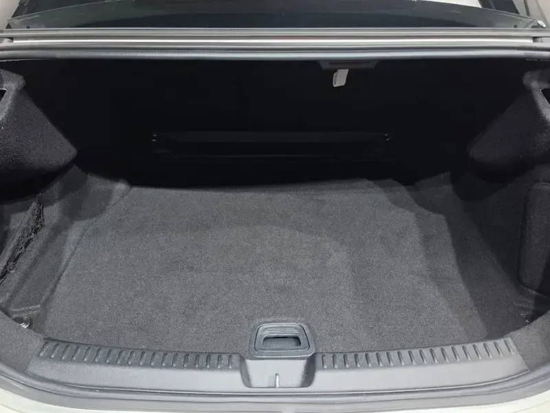 2024 Mercedes-Benz E-Класс с пробегом 33 992 км