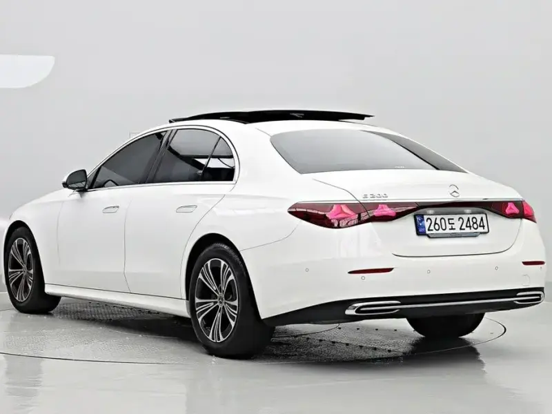 2024 Mercedes-Benz E-Класс с пробегом 25 060 км