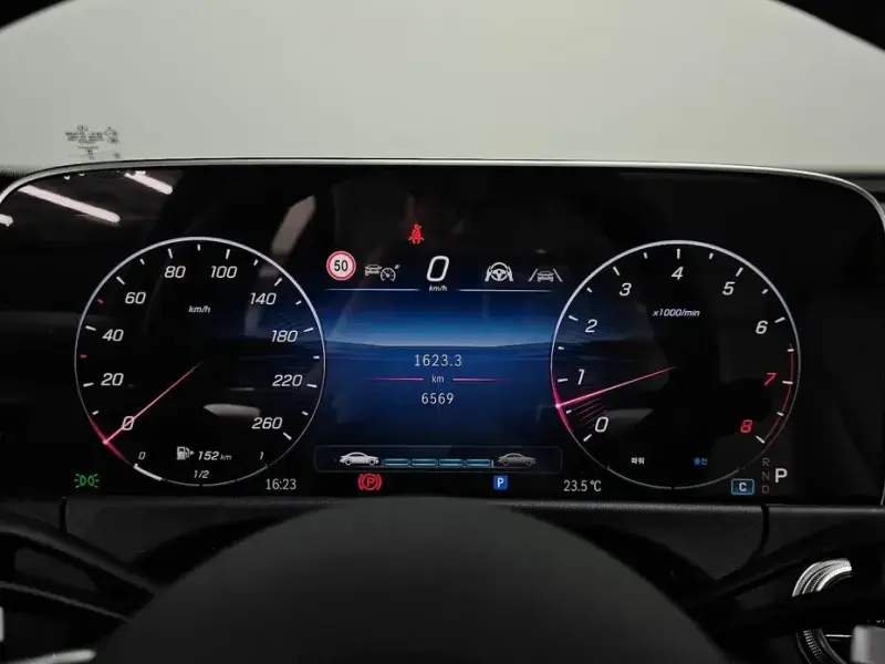 2025 Mercedes-Benz E-Класс с пробегом 6 569 км