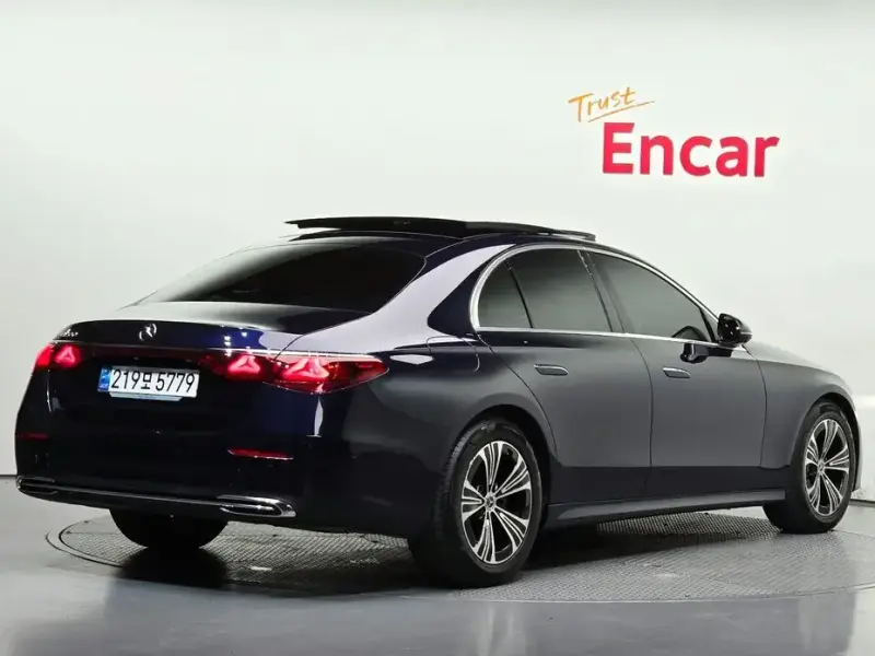 2024 Mercedes-Benz E-Класс с пробегом 23 924 км