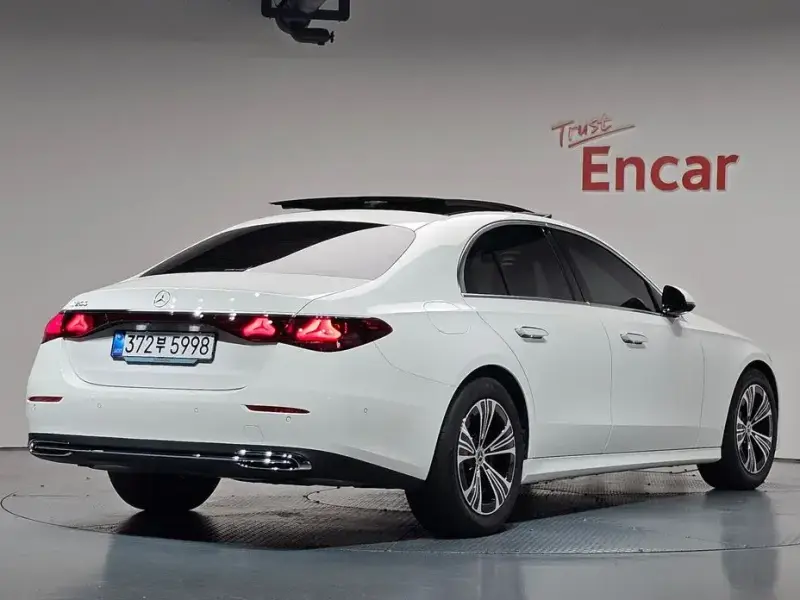 2025 Mercedes-Benz E-Класс с пробегом 9 198 км