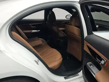 2025 Mercedes-Benz E-Класс с пробегом 9 198 км