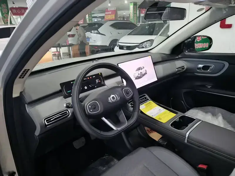 2026 Changan Qiyuan Q05 с пробегом 800 км