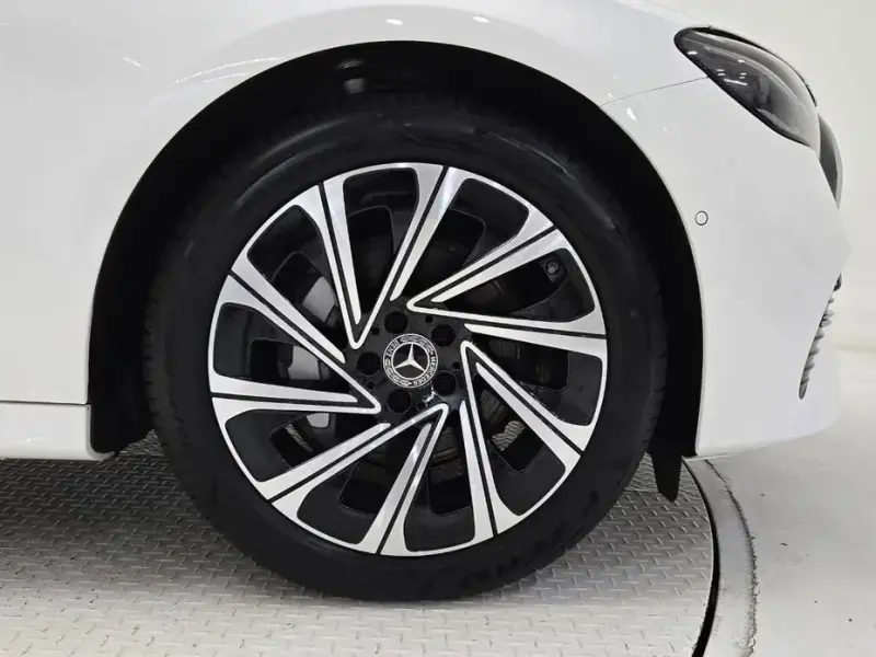 2025 Mercedes-Benz E-Класс с пробегом 2 588 км
