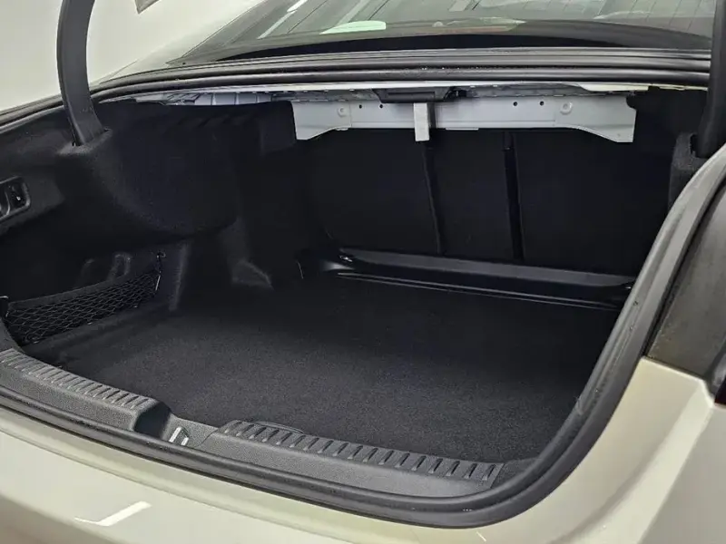 2025 Mercedes-Benz E-Класс с пробегом 2 588 км
