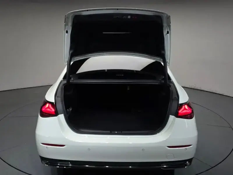 2025 Mercedes-Benz E-Класс с пробегом 5 795 км