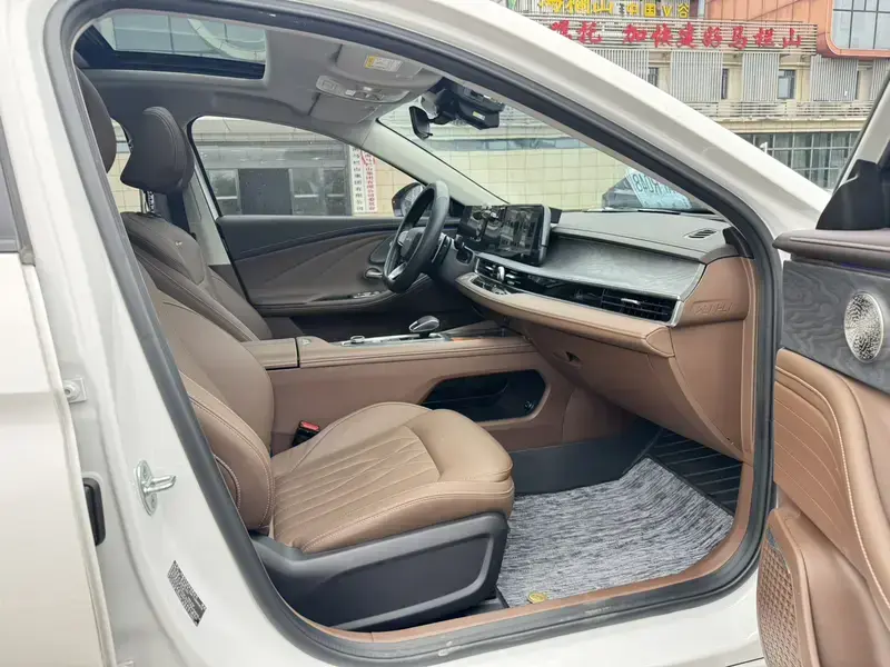 2024 Chery Arrizo 8 Pro с пробегом 33 000 км