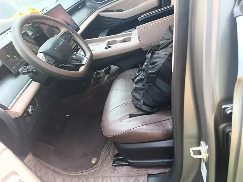 2024 Chery Tiggo 8L с пробегом 5 700 км