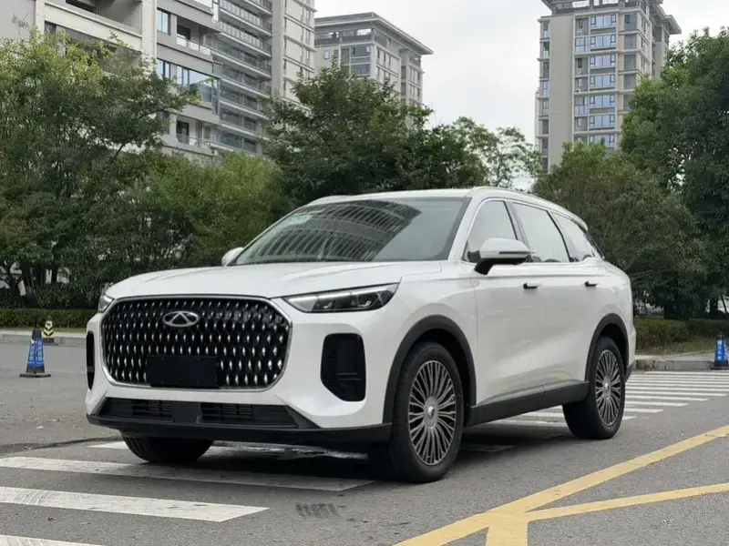 2024 Chery Tiggo 8L с пробегом 1 000 км