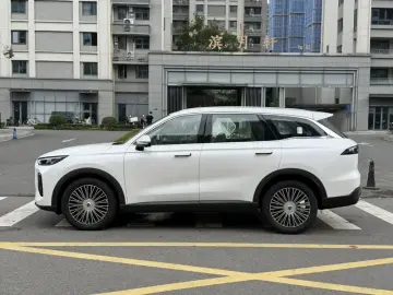 2024 Chery Tiggo 8L с пробегом 1 000 км