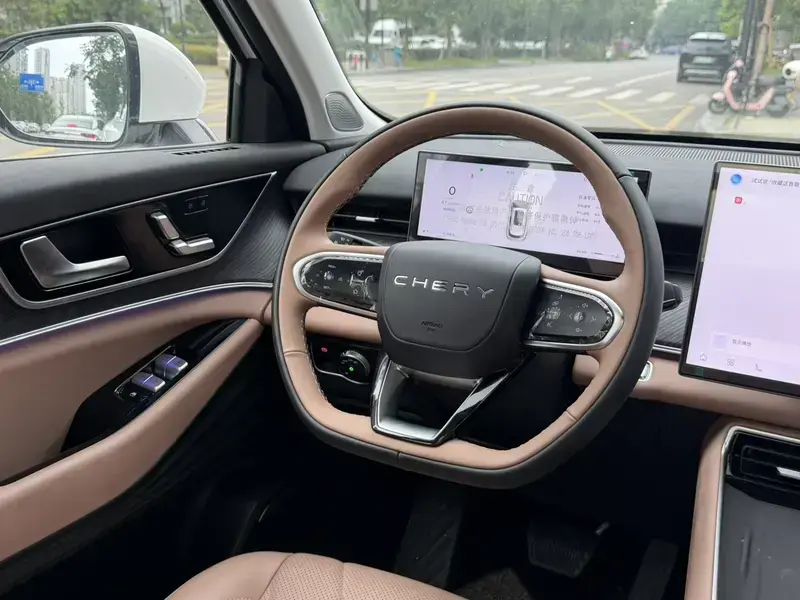 2024 Chery Tiggo 8L с пробегом 1 000 км