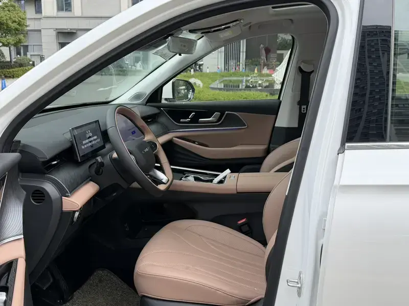 2024 Chery Tiggo 8L с пробегом 1 000 км