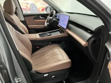 2024 Chery Tiggo 8L с пробегом 11 900 км