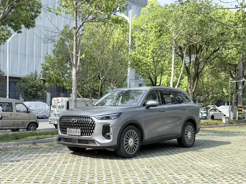 2024 Chery Tiggo 8L с пробегом 17 000 км