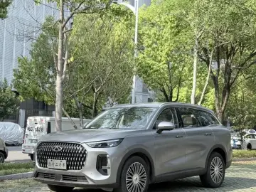 2024 Chery Tiggo 8L с пробегом 17 000 км