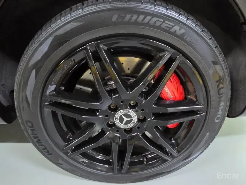 2022 Mercedes-Benz V-Класс с пробегом 90 430 км