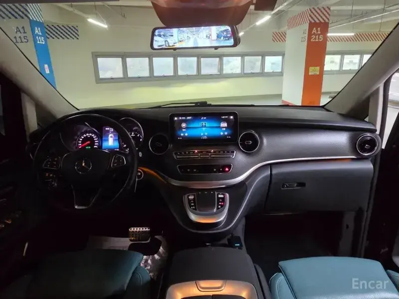 2022 Mercedes-Benz V-Класс с пробегом 90 430 км