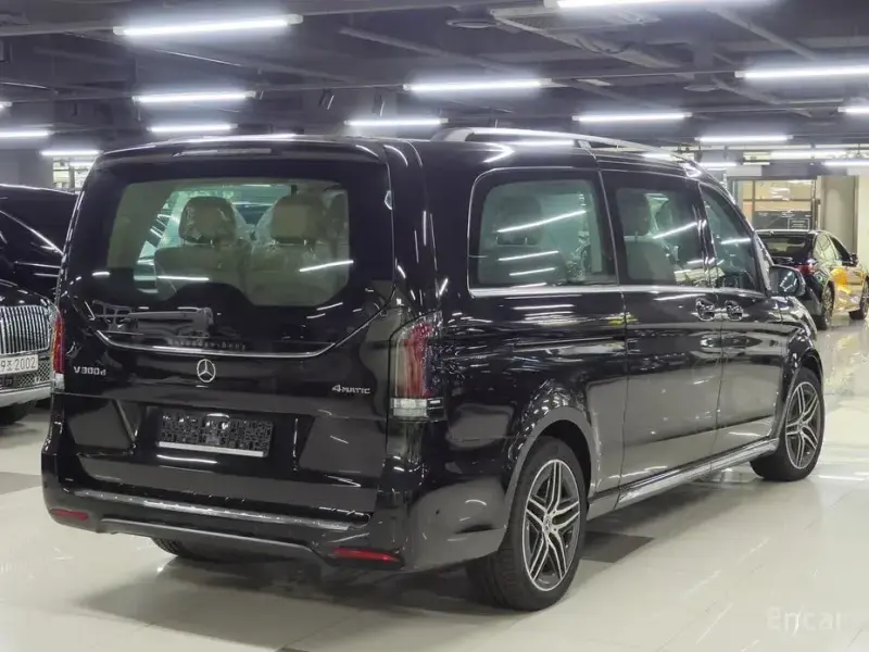 2025 Mercedes-Benz V-Класс с пробегом 28 км