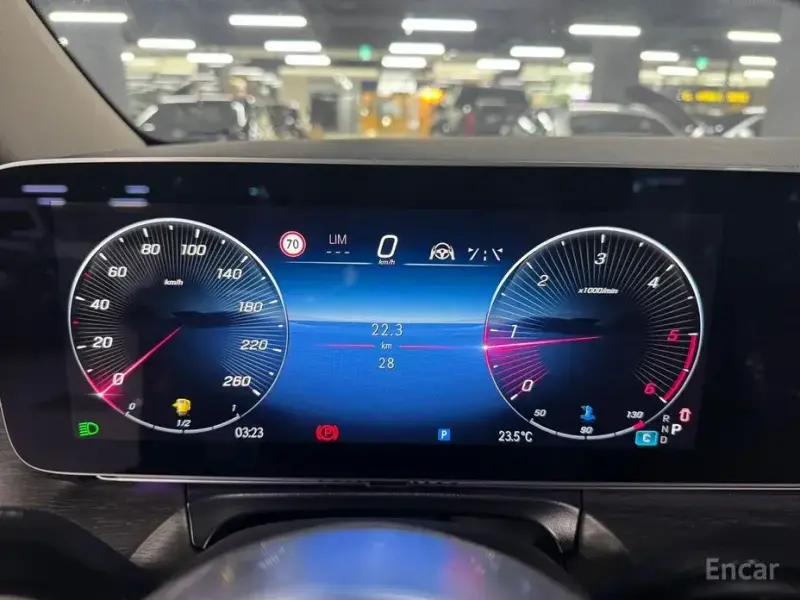 2025 Mercedes-Benz V-Класс с пробегом 28 км