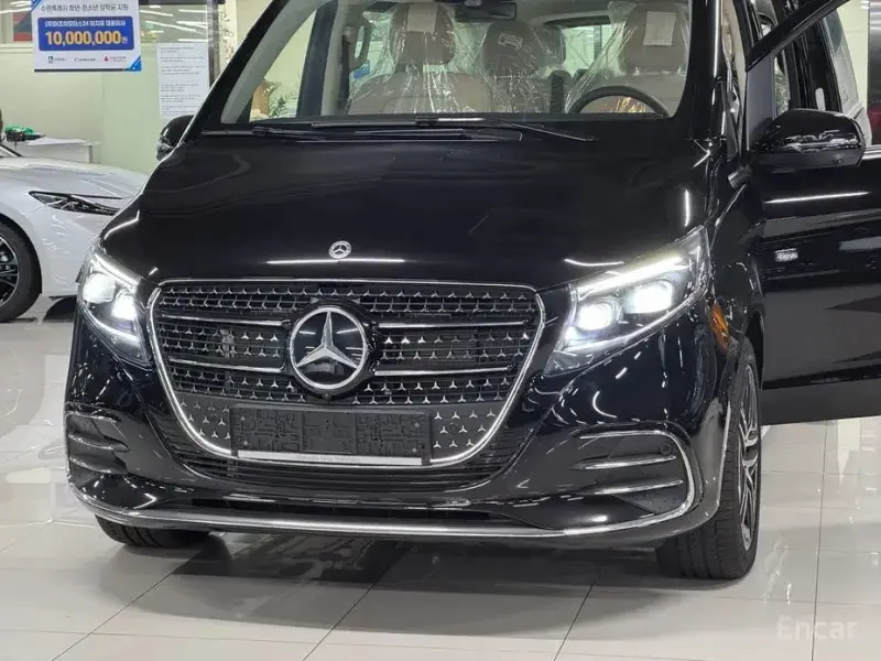 2025 Mercedes-Benz V-Класс с пробегом 28 км