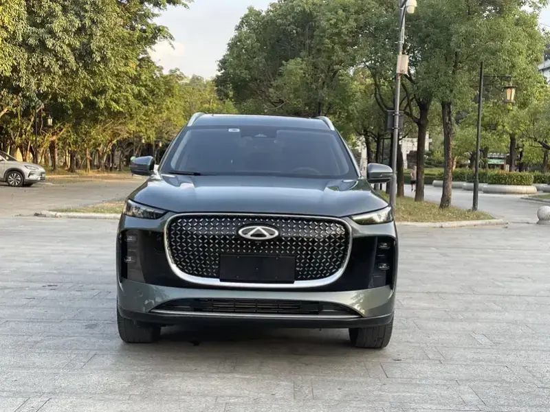 2025 Chery Tiggo 8 Plus с пробегом 10 000 км