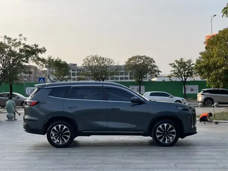 2025 Chery Tiggo 8 Plus с пробегом 10 000 км