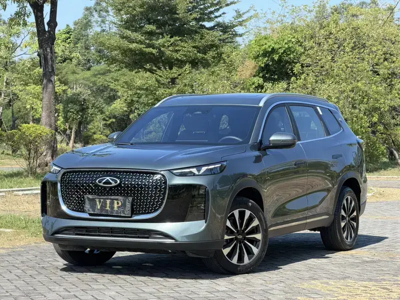 2025 Chery Tiggo 8 Plus с пробегом 5 700 км