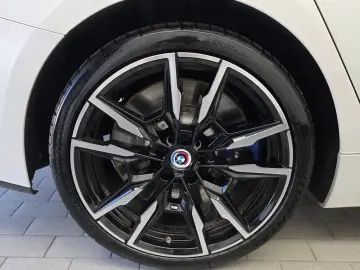 2022 BMW 8 серии с пробегом 76 411 км