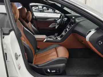 2022 BMW 8 серии с пробегом 76 411 км