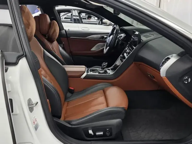 2022 BMW 8 серии с пробегом 76 411 км