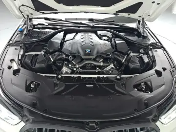 2025 BMW 8 серии с пробегом 6 862 км