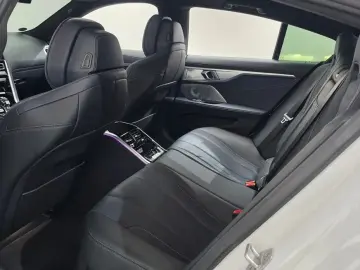 2023 BMW 8 серии с пробегом 15 450 км