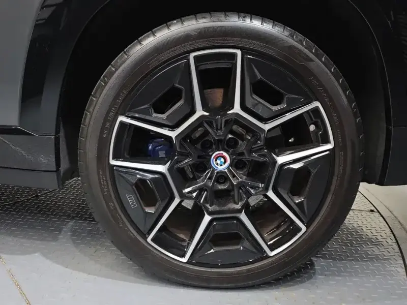 2024 BMW XM с пробегом 16 613 км