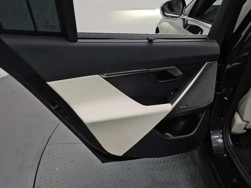 2025 BMW i5 с пробегом 18 659 км