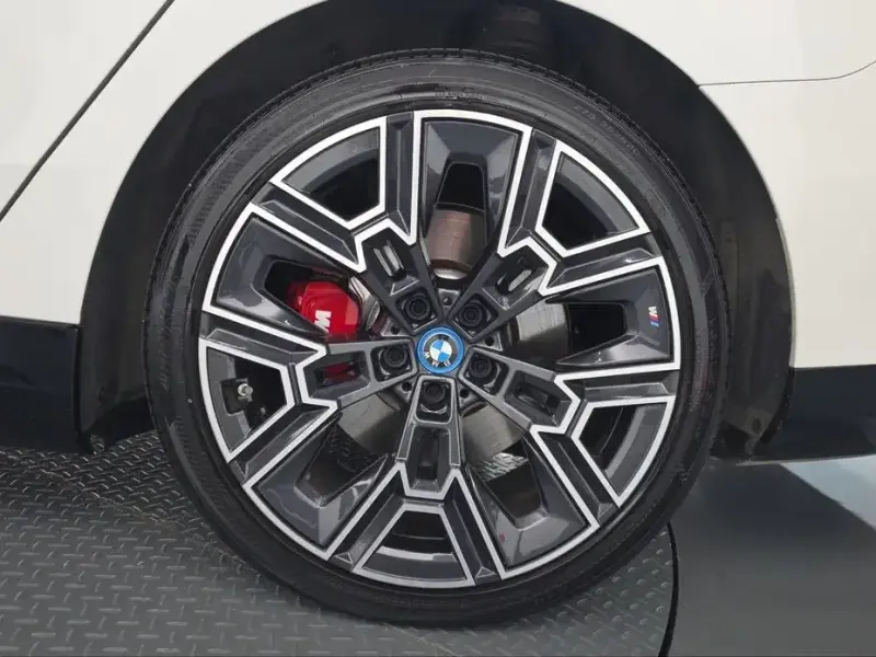 2024 BMW i5 с пробегом 53 008 км
