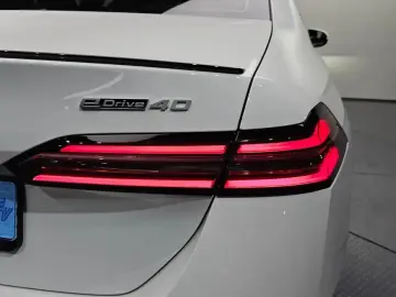2023 BMW i5 с пробегом 37 645 км