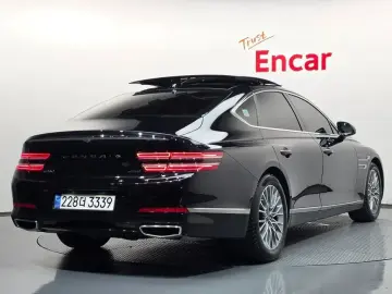 2023 Genesis G80 с пробегом 32 353 км