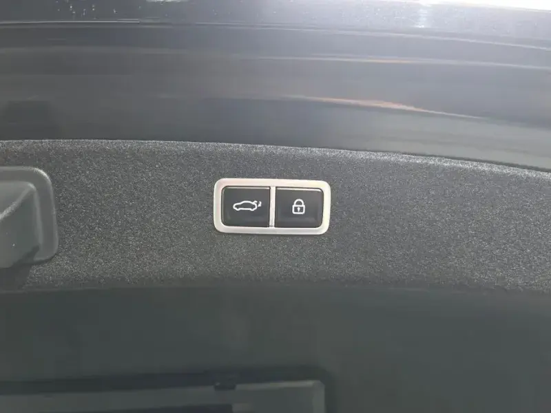 2023 Genesis G80 с пробегом 32 353 км