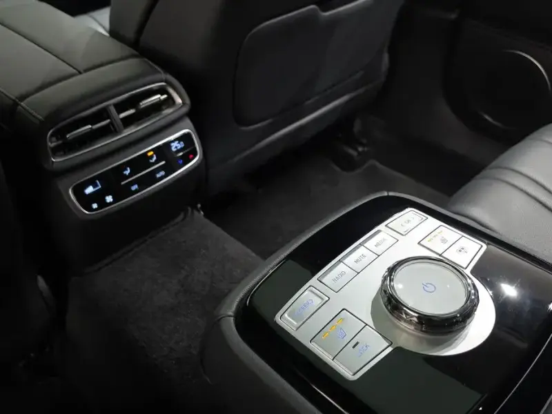 2023 Genesis G80 с пробегом 32 353 км