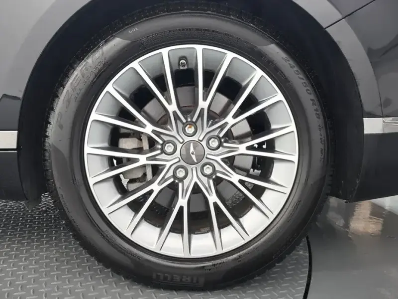 2023 Genesis G80 с пробегом 32 353 км