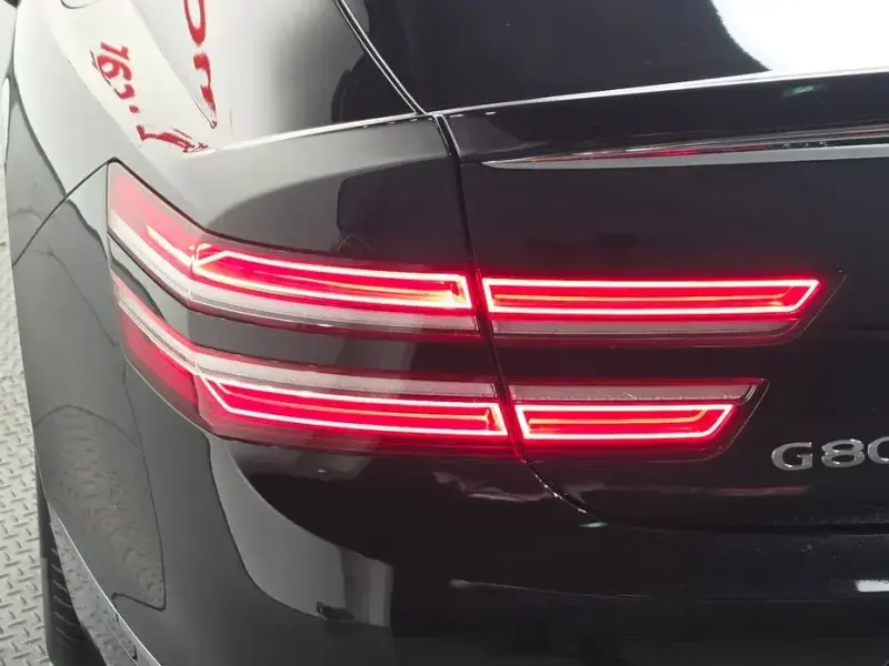 2023 Genesis G80 с пробегом 32 353 км